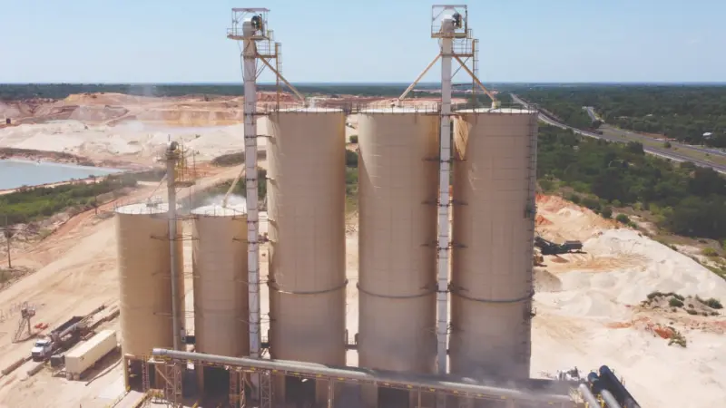 Frac sand plant bucket elevators running Dodge TAF mounted tapered roller bearings in the aggregate industry